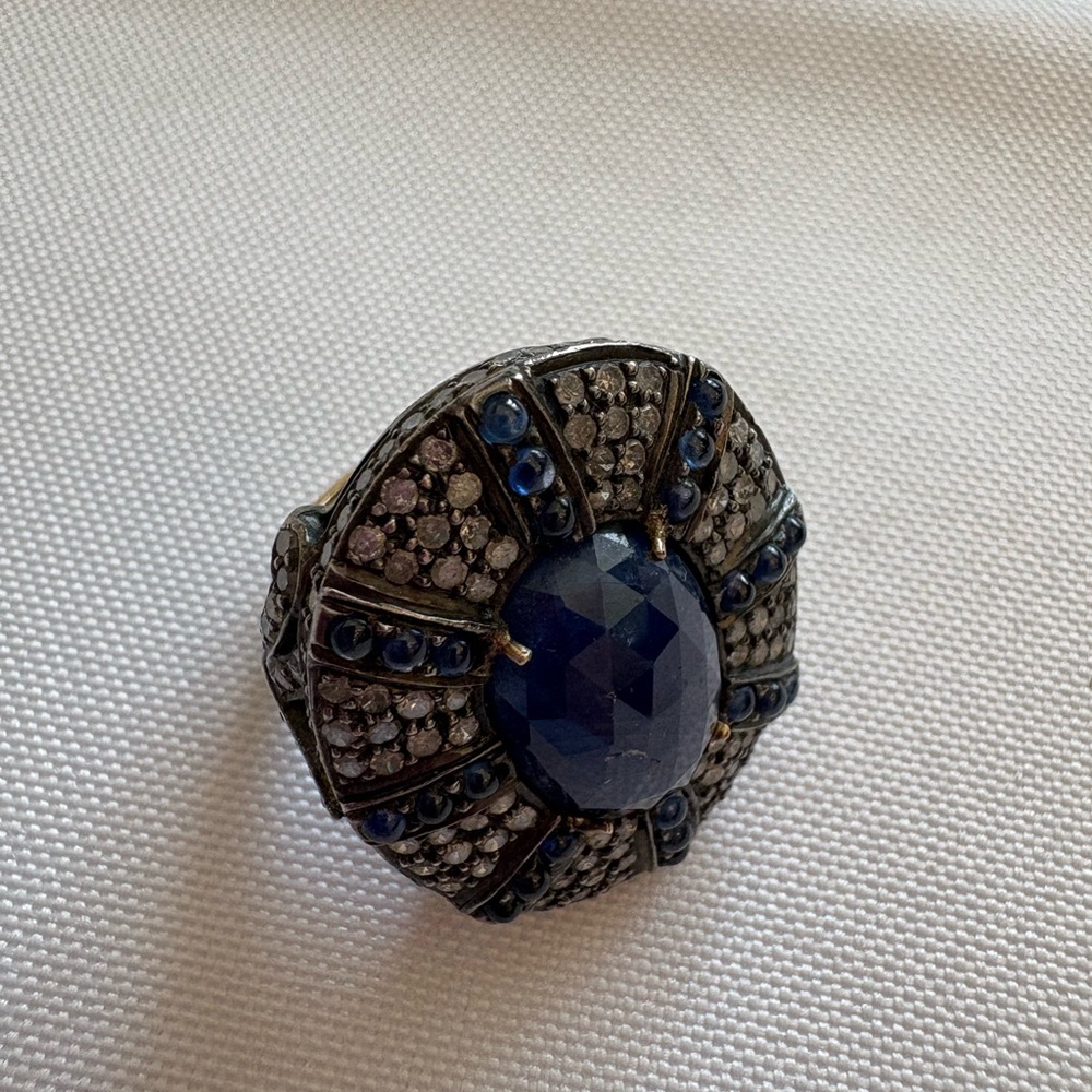 Sapphire & diamond ring